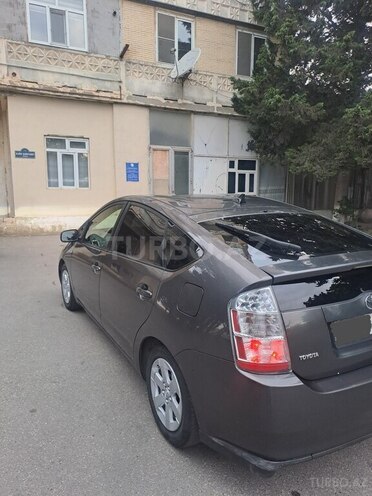 Toyota Prius-4