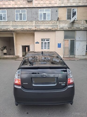 Toyota Prius-5