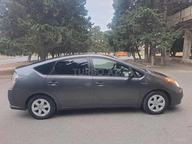 Toyota Prius-8