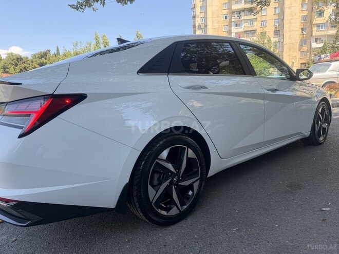 Hyundai Elantra-20
