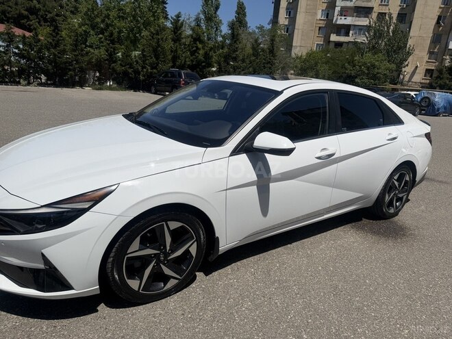 Hyundai Elantra-6