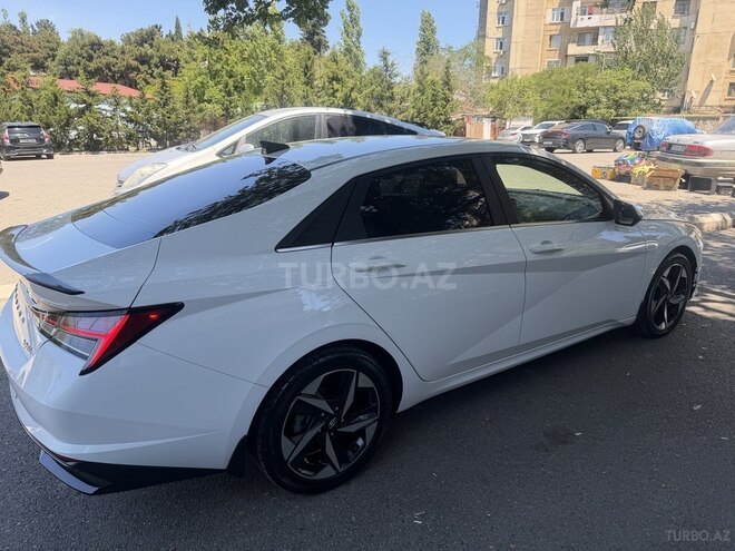 Hyundai Elantra-8