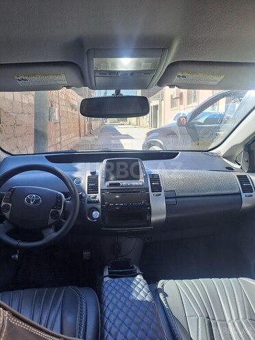 Toyota Prius-10