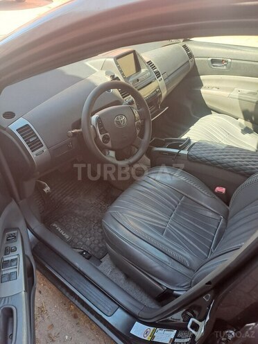 Toyota Prius-11