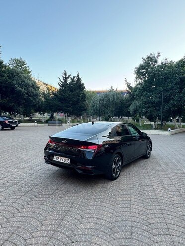 Hyundai Elantra-9