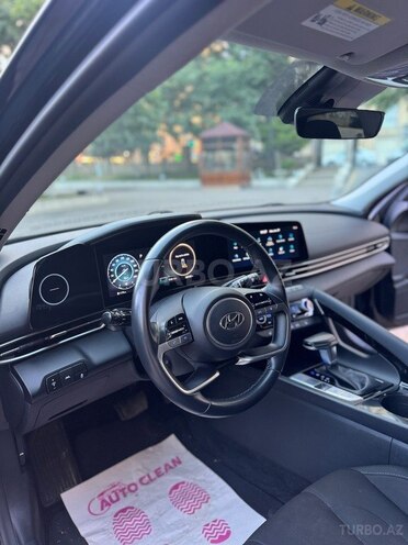 Hyundai Elantra-11