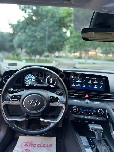 Hyundai Elantra-10