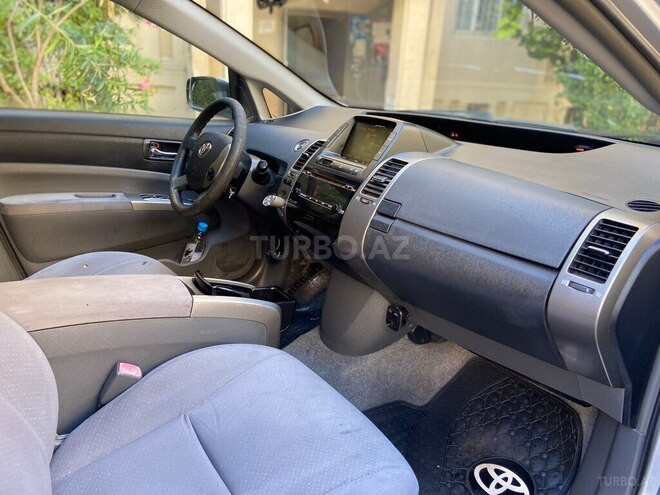 Toyota Prius-6