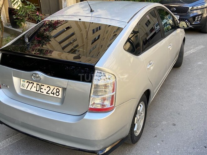 Toyota Prius-4