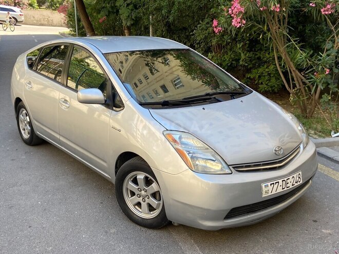 Toyota Prius-5