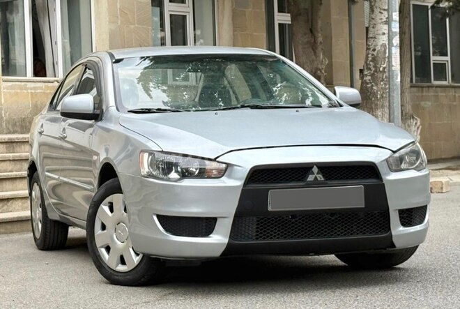 Mitsubishi Lancer-5