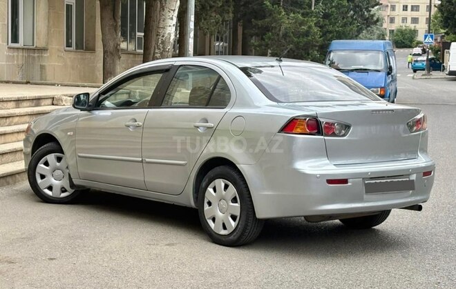 Mitsubishi Lancer-10