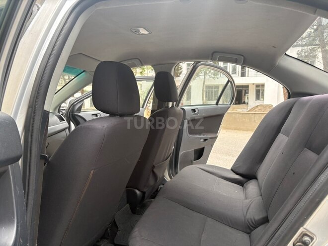 Mitsubishi Lancer-15