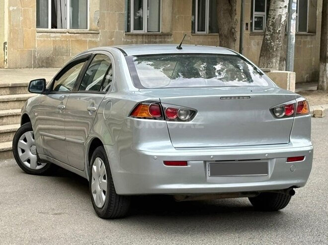 Mitsubishi Lancer-9