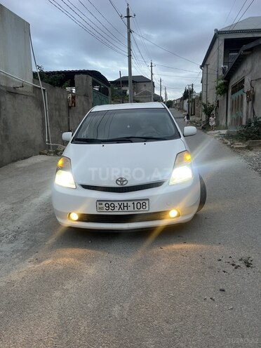 Toyota Prius-12
