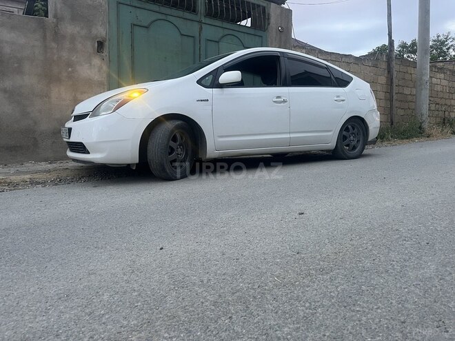 Toyota Prius-2