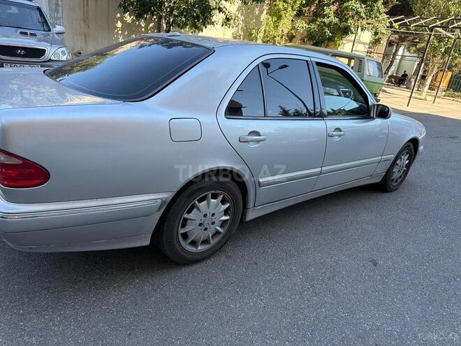 Mercedes E 240-8