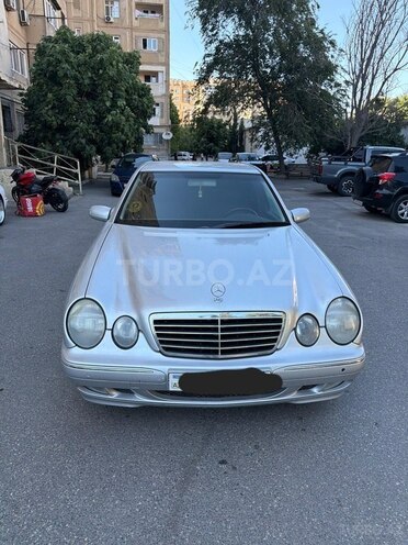 Mercedes E 240-10