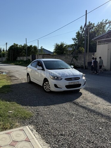 Hyundai Accent-5