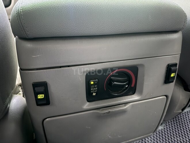 Toyota Land Cruiser-16