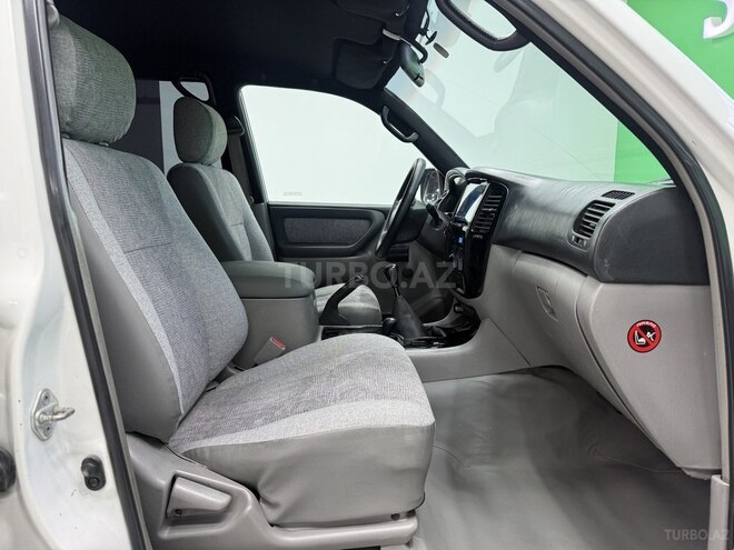 Toyota Land Cruiser-10