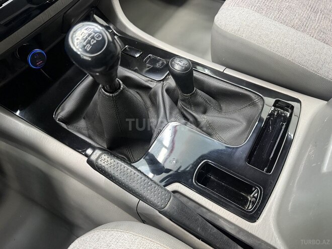 Toyota Land Cruiser-15