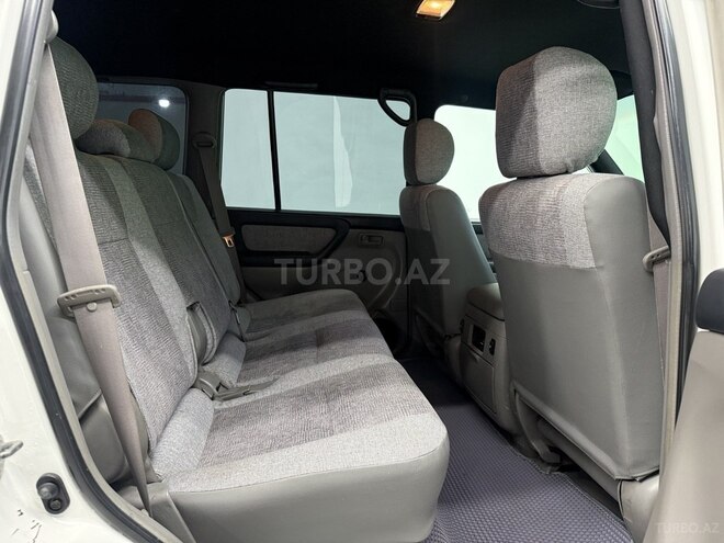 Toyota Land Cruiser-12