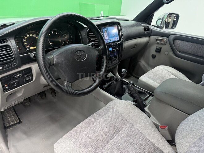 Toyota Land Cruiser-8