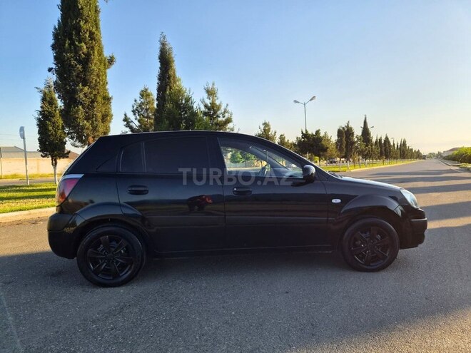Kia Rio-5