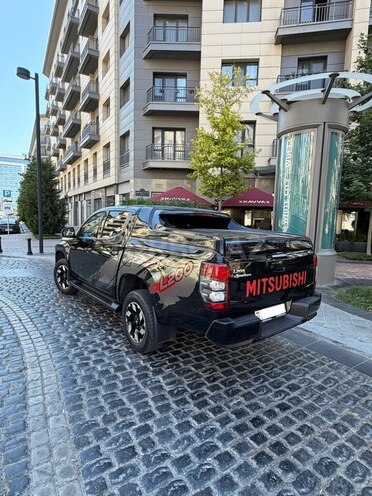Mitsubishi L200-3