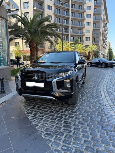 Mitsubishi L200-4