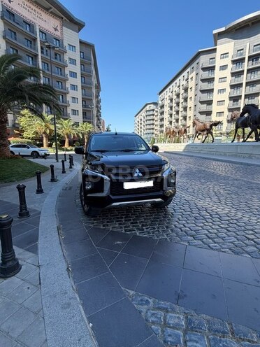 Mitsubishi L200-7
