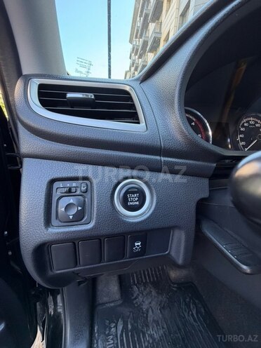 Mitsubishi L200-10