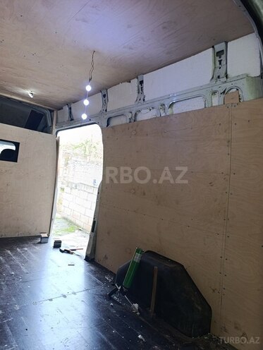 Ford Transit-16