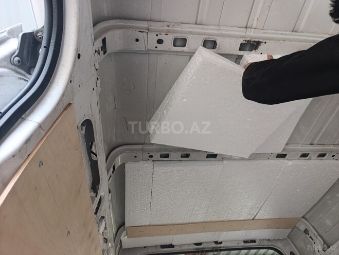 Ford Transit-17