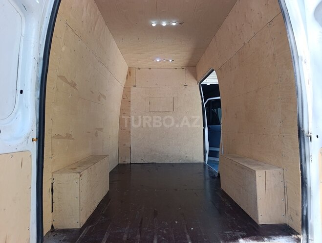 Ford Transit-14