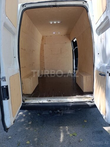Ford Transit-15