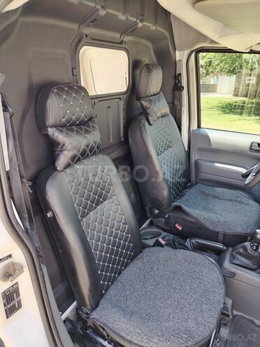 Ford Transit Connect-8