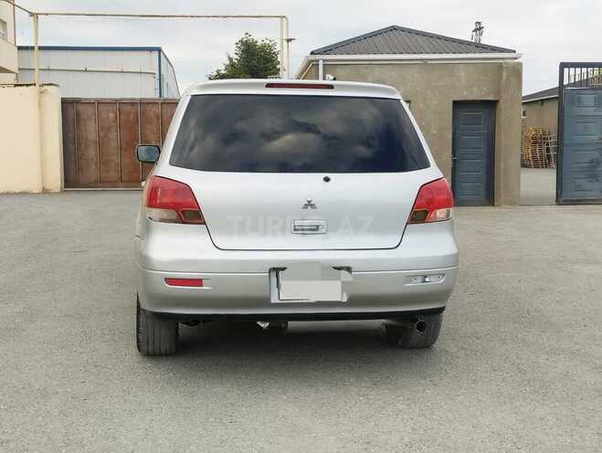 Mitsubishi Airtrek-2