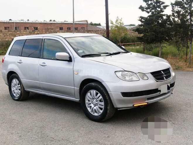 Mitsubishi Airtrek-8
