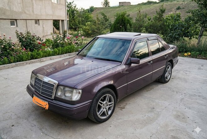 Mercedes E 250-1