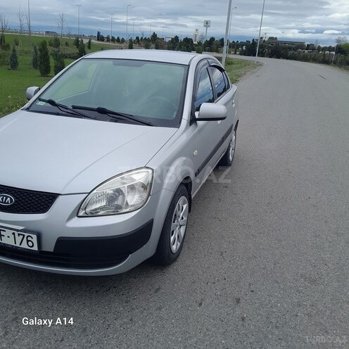 Kia Rio-5