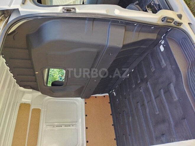 Ford Transit Connect-10