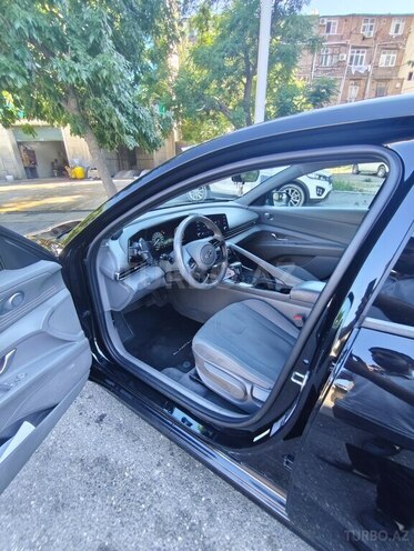 Hyundai Elantra-8