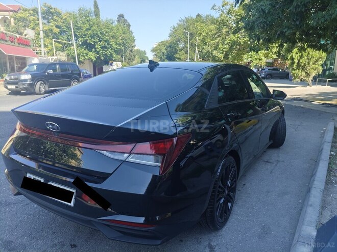 Hyundai Elantra-4