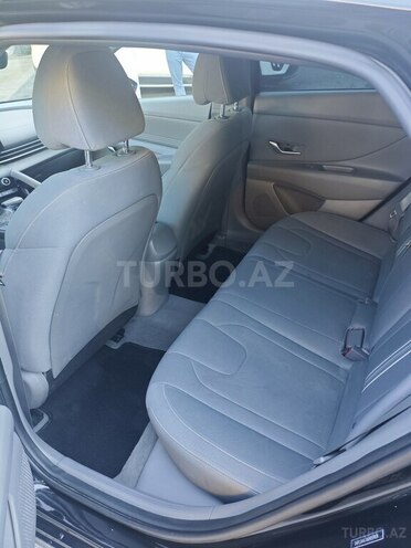 Hyundai Elantra-9