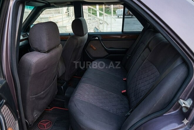 Mercedes E 250-5