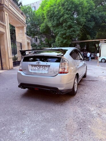 Toyota Prius-5