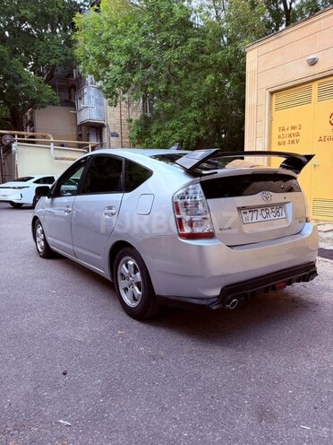 Toyota Prius-4