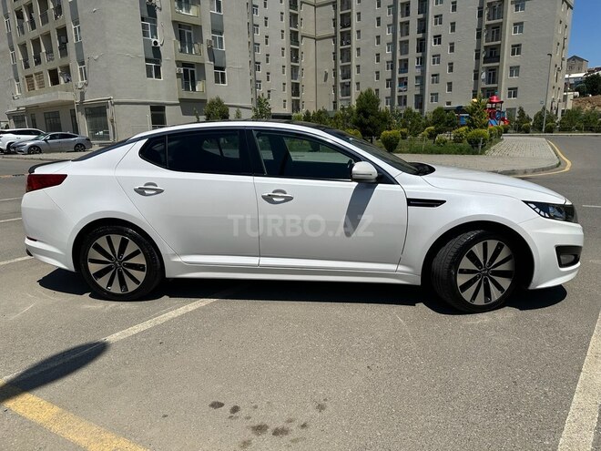 Kia K5-4